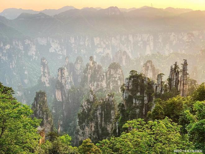 ：第一次去必看森林公园+凤凰古城开元棋牌十一月份张家界五日游攻略(图2)